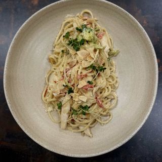 Паста курка/броколі/мигдаль