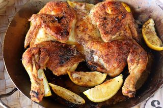 6 piezas de pollo + 6 alitas + 2 patatas + 1 bebida grande