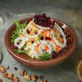 Капустка квашеная с брусникой