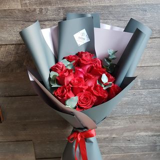 Buchet 15 trandafiri rosii