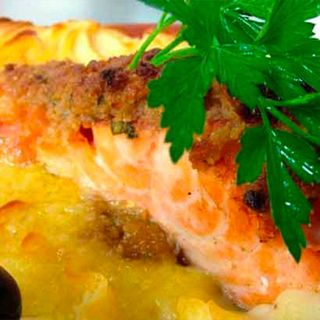 Lombo de Salmão com Broa