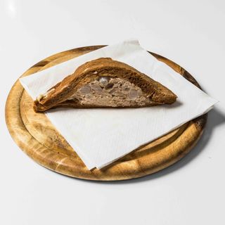 24. Tramezzino uova e acciughe