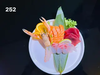 252. Sashimi misto 14 pezzi