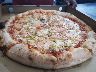 P22 Pizza salmone