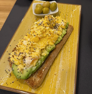 Tostada Toi salmon deluxe