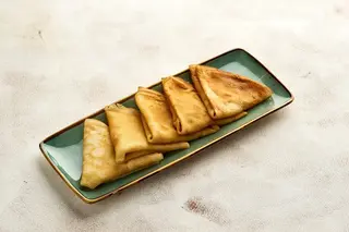Блинчики с джемом и сметаной (300г)