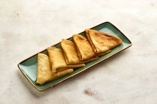 Блинчики с джемом и сметаной (300г)