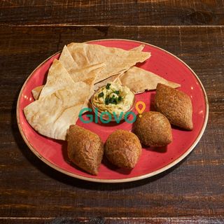 Kibbe Frito com Tabouleh/Fried kibbe with Tabouleh