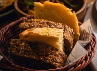 Микс хлябове на пещ