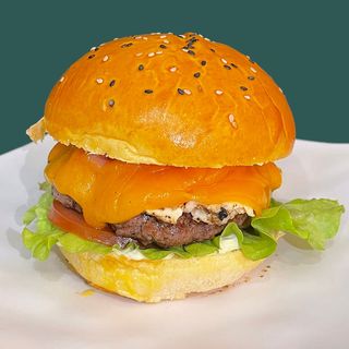 Hambúrguer Explosão de Queijo Menu (Batata + Bebida)