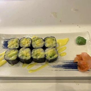 244. Maki Aguacate (8 Pzs.)