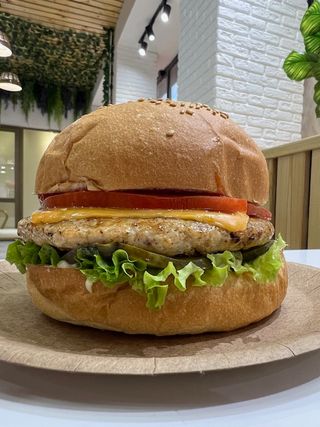 Чизбургер с курицей