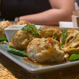 Gyozas De Gamba Con Sweet Chili