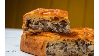 Пирог с курицей и грибами (порция) 