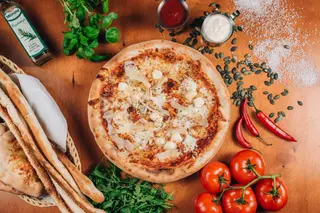 03. Pizza Margherita Quattro Formaggi (Rozmiar Pizzy: Duża 40)