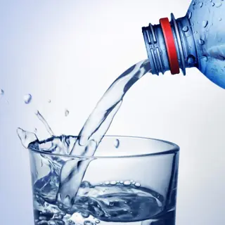 Woda gazowana 0,5l