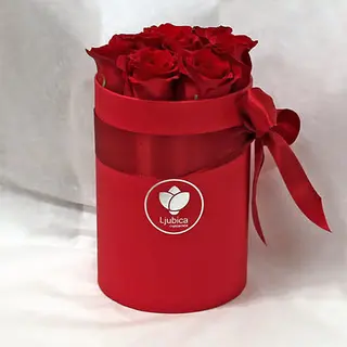 Crveni flower box L. 11 ruža