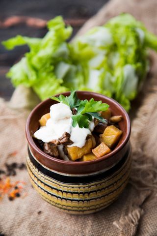 Телятина в горшочке