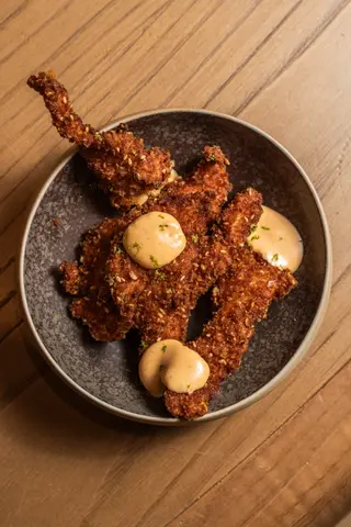 Bravitos de pollo con mayonesa chipotle