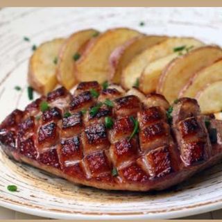 Magret de Pato com Redução de Porto 