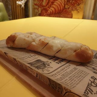 Pan De Ajo Con Queso