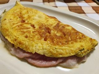 82 Omelette con prosciutto e verdure