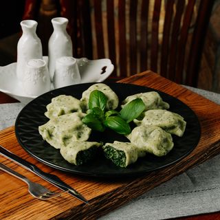 Pierogi ze szpinakiem i mozarellą