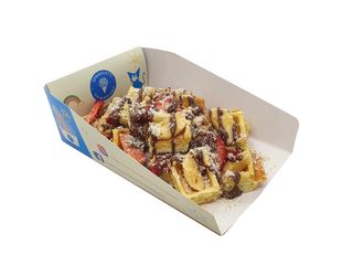 დაჭრილი ვაფლი მარწყვით+ბანანით+ნუტელათი +თხილით