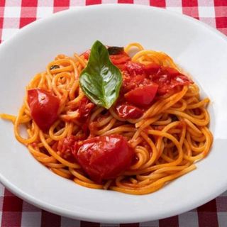 Pasta pomodorino e basilico