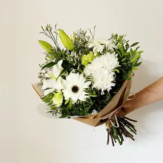 Ramo de Flor Variada "White Pearl"