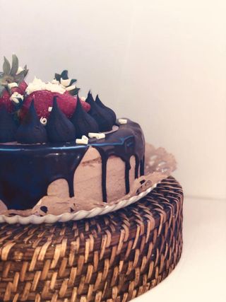 Tarta Entera de  Ganache y Fresas Tamño S  (M15)
