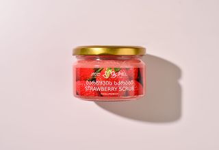 მარწყვის სკრაბი 200მლ