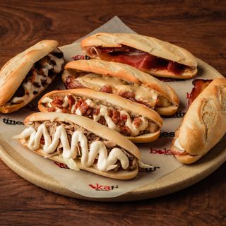 01. Bokatin De Bacon Con Queso Y Salsa De Tomate