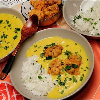 Riso con curry pakora