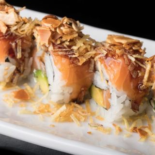 Sakè avocado roll con patatine