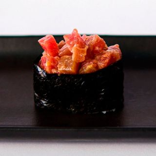 Gunkan tuna spicy