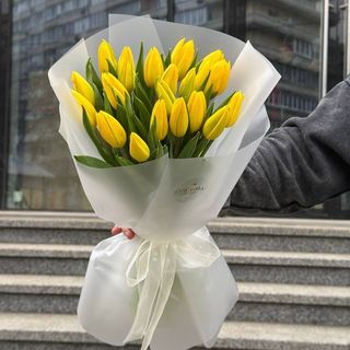 21 жовий тюльпан 