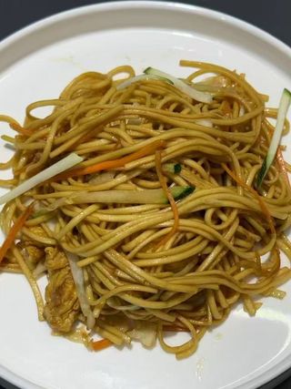 A30-Spaghetti cinese con verdure