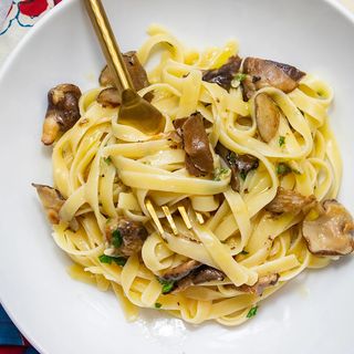 Tagliatelle c/ Shitake e Tartufo