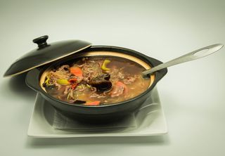 Carne de vita, inabusita cu fidea (livrat in 2 cutii)