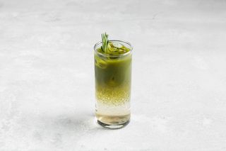 Жасминовый матча -тоник