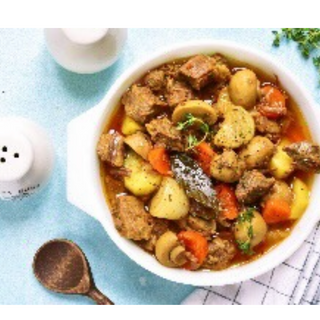 Картофи с късчета свинско месо