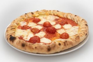 Pizza cu bordura de mozzarella si prosciutto medie Ø 33cm