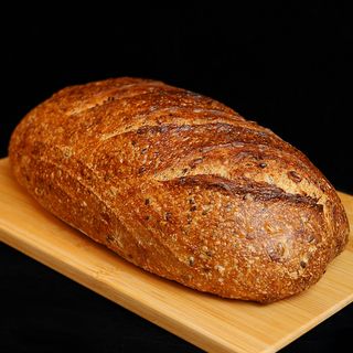 Chleb pszenny ze słonecznikiem i siemieniem lnianym