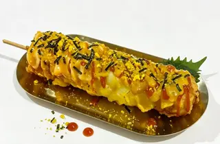 Hot-Dog con queso y patatas