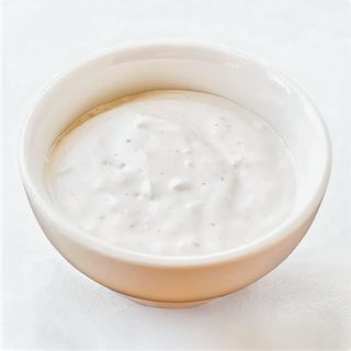 Dodatkowy Sos Czosnkowy ( obok )