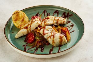 Судак на гриле на овощной подушке (350г)