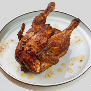 გრილზე შემწვარი ქათამი მთლიანი