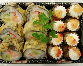 26.Maki Frito com Queijo e Futomaki Roll