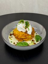 Гарбузові оладки з копченим лососем